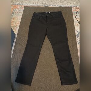 Mid-Rise Power Slim Straight Black Jeans